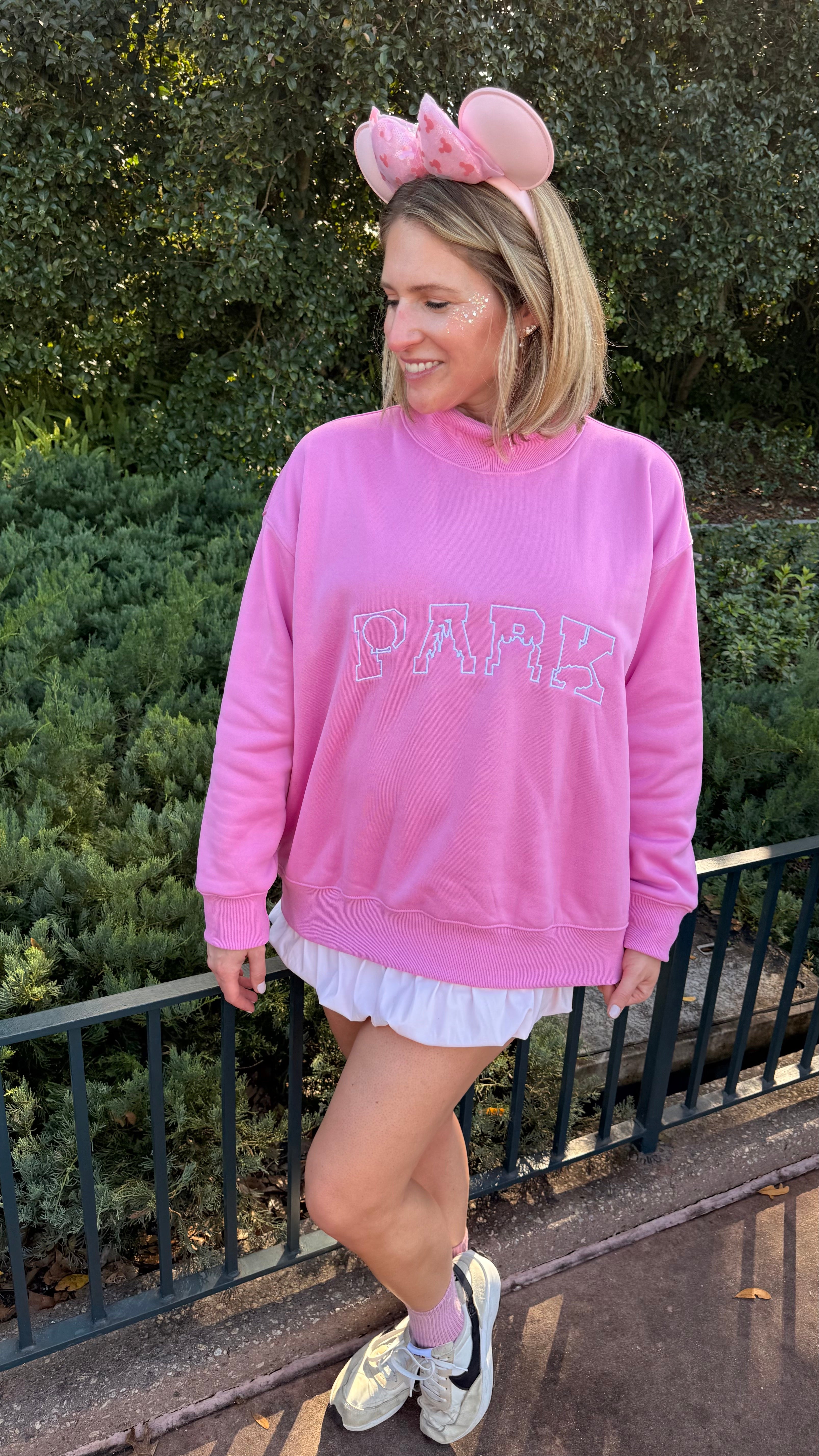 Park Embroidered Mockneck Sweatshirt in Pink